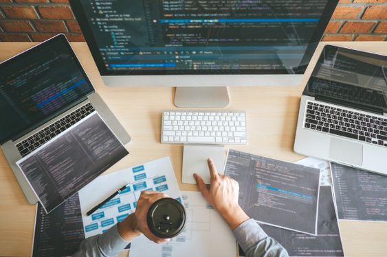 Опыт компании Greeneufuture в оформлении гражданства ЕС для IT-бизнеса в Европе